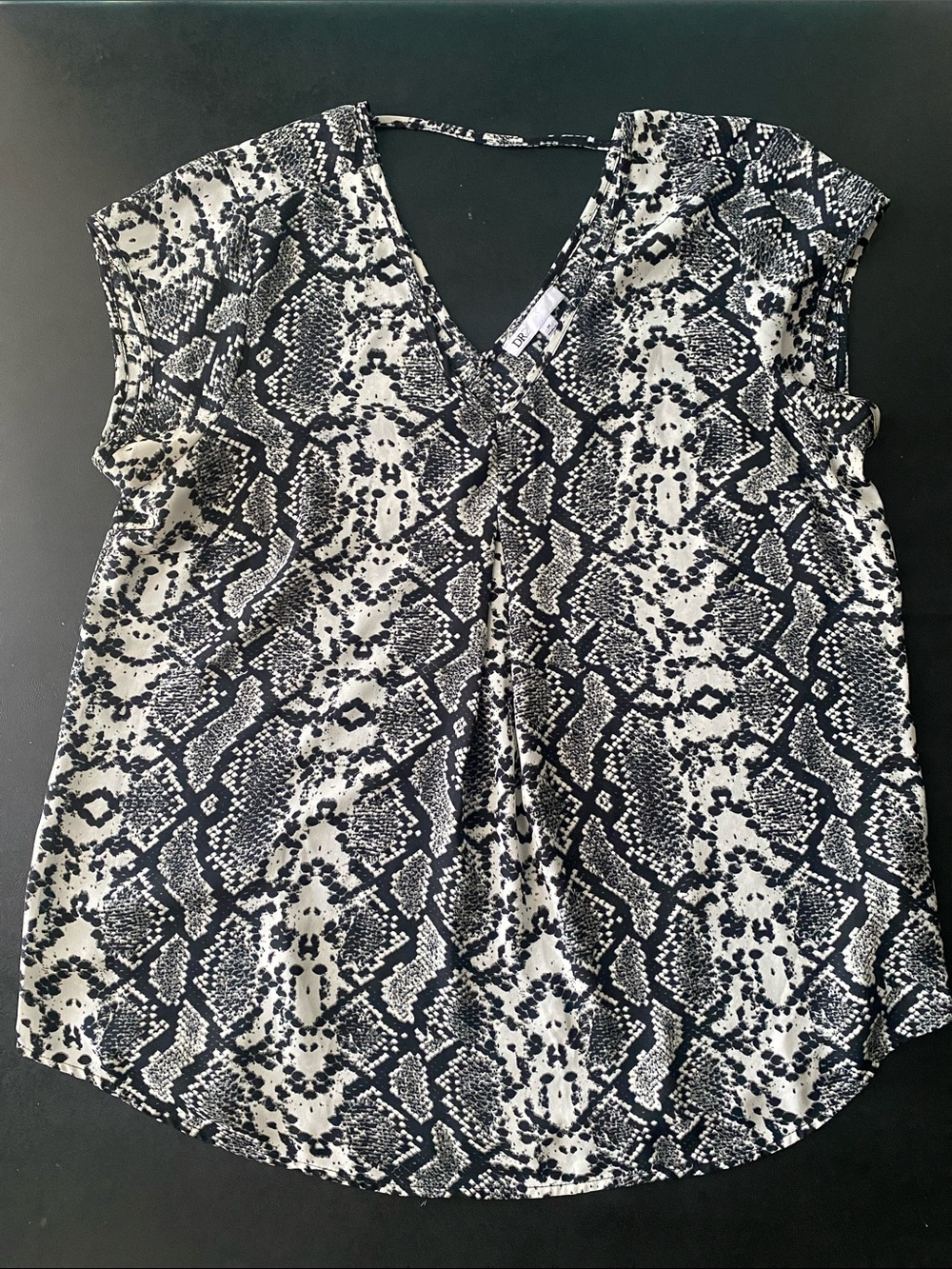 DR2 Black & White Snake-Print V-Neck Blouse